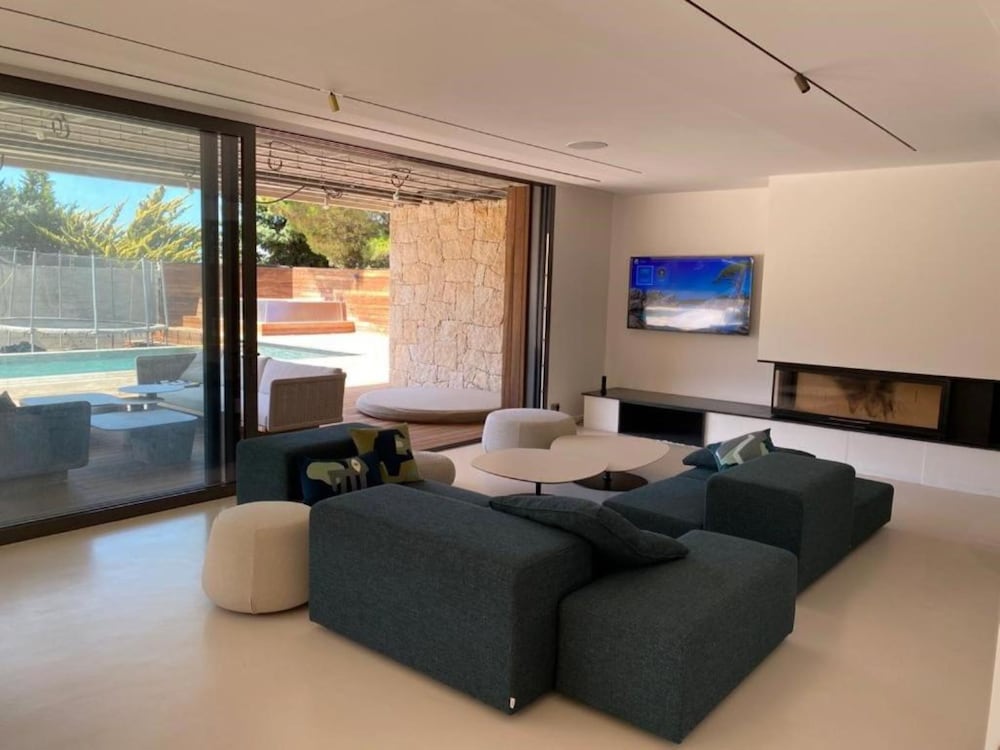 Deluxe Villa photo 2