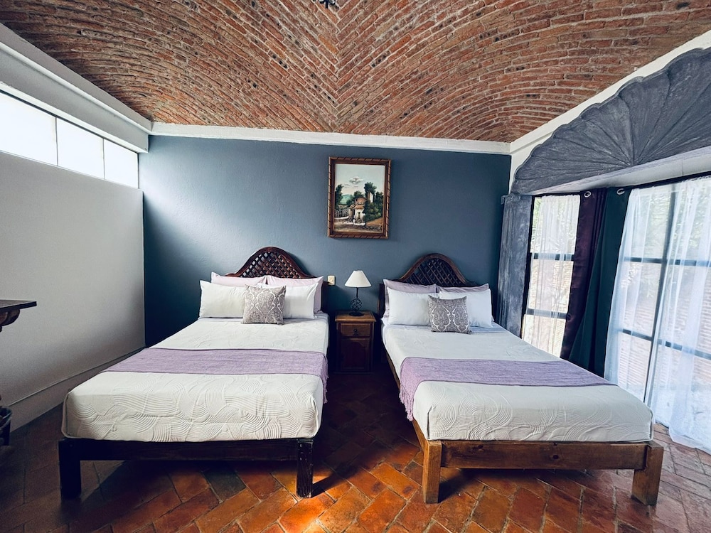 Deluxe Room, Courtyard View