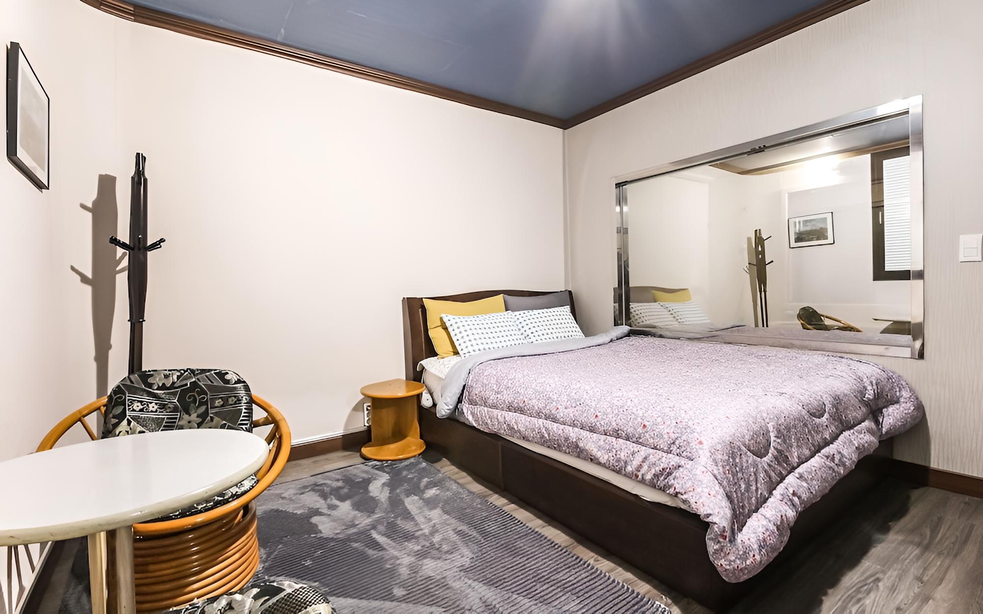 Room (Standard Room) - Photo 11