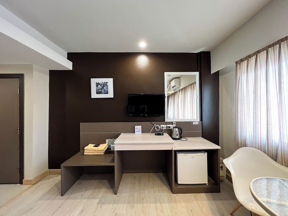Superior Family Room photo 3