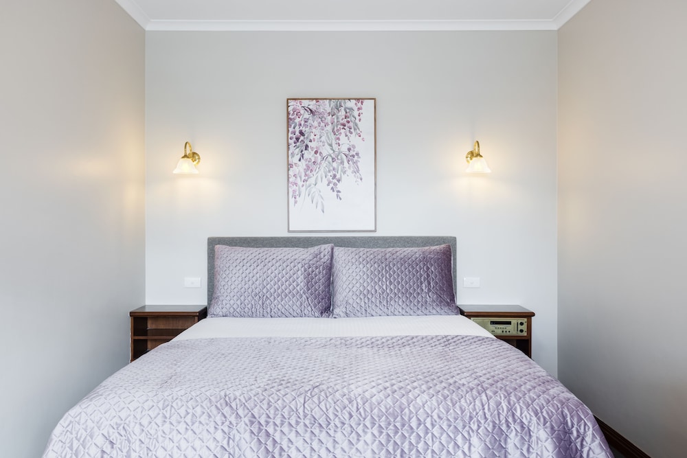 Two Bedroom Spa Suite with Balcony photo 3