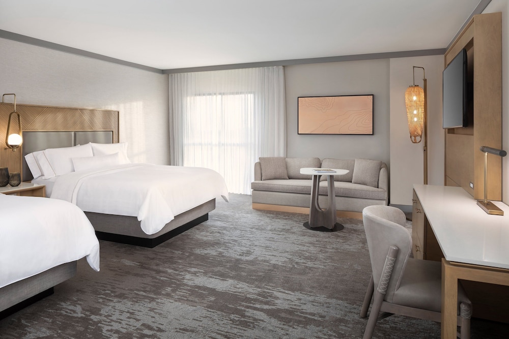 Junior Suite, 2 Queen Beds, Resort View - Photo 2