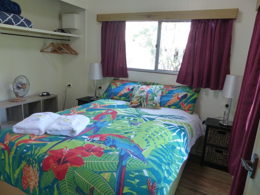 Cabin 2 - Green (External Bathroom) photo 1