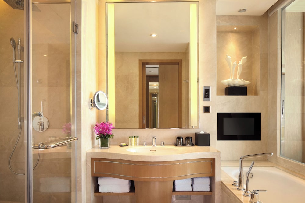 King, Executive Room, Club Lounge Access thumbnail 5