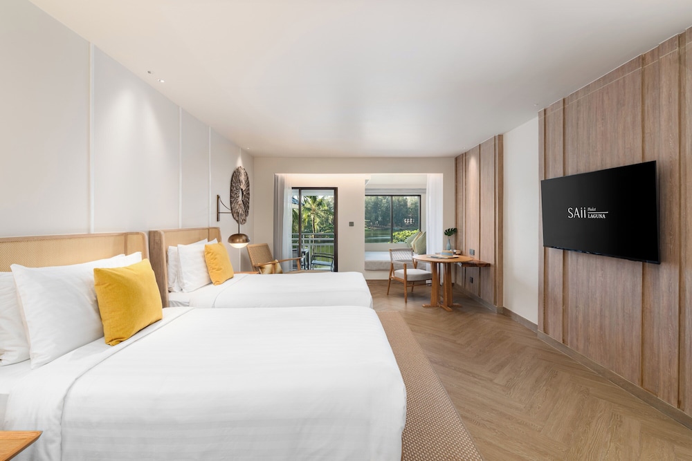 Club Room, Connecting Rooms (Lagoon)