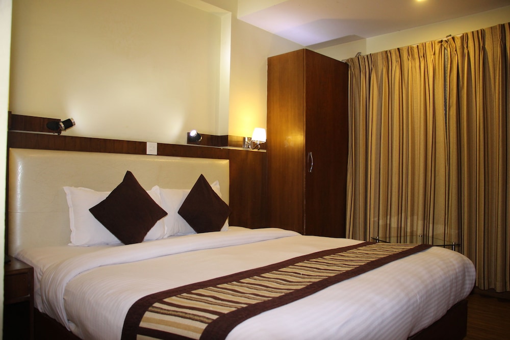 Deluxe Double or Twin Room - Photo 7