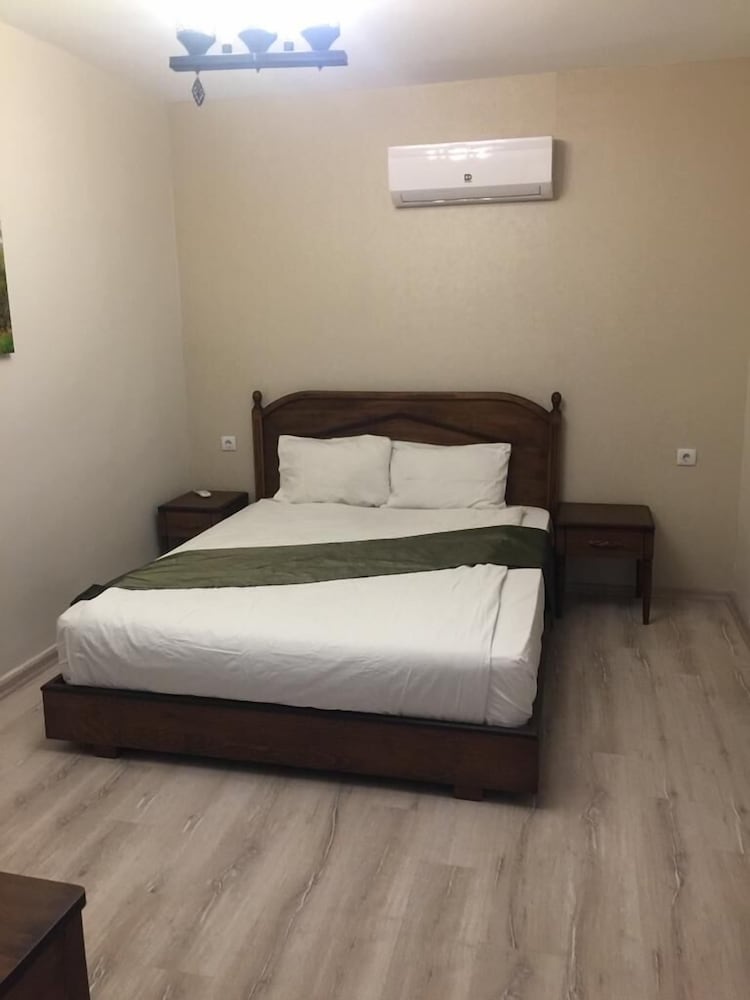 Economy Double Room photo 2