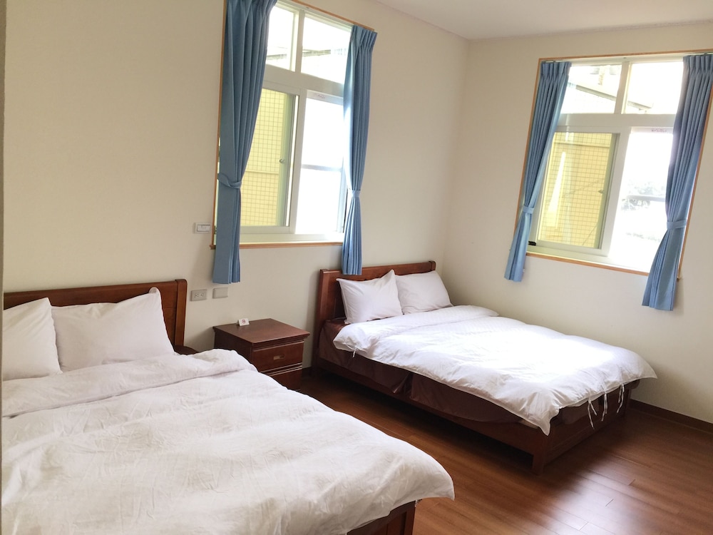 Comfort Quadruple Room, 2 Double Beds, Mountain View, Mountainside photo 1
