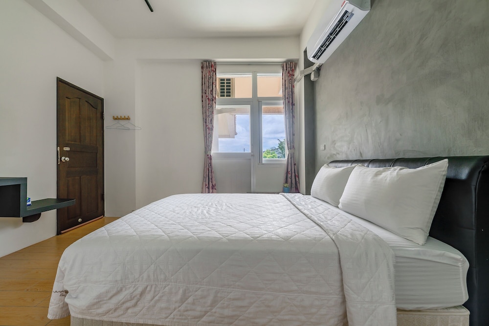 Double Room With Balcony - Photo 8