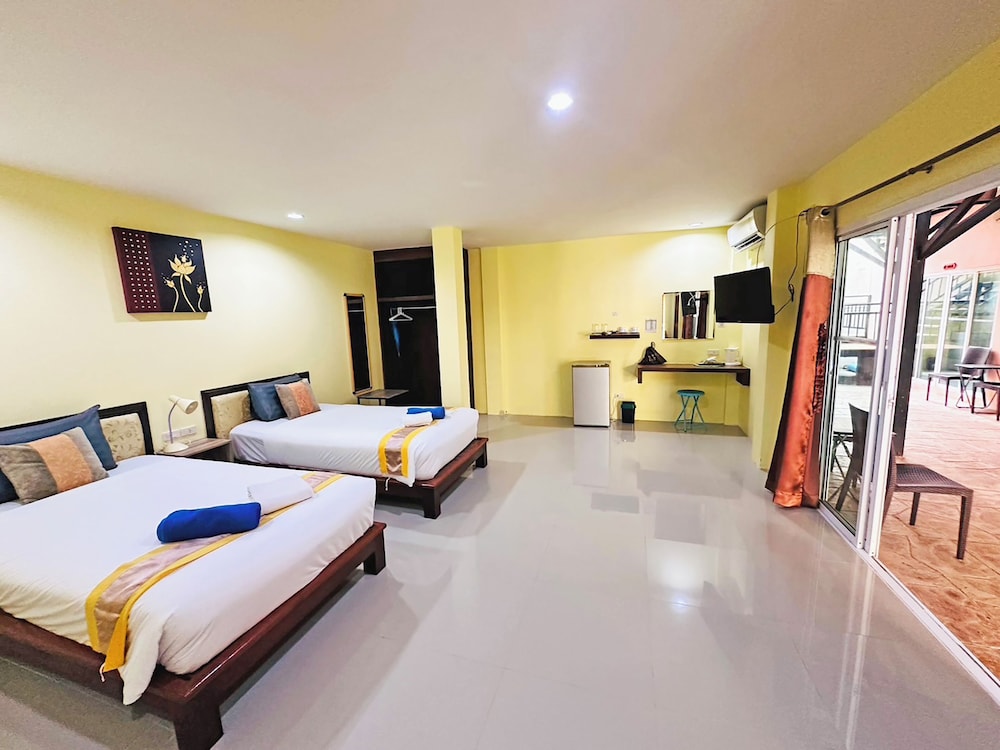 Superior Triple Room, 3 Twin Beds - Photo 2