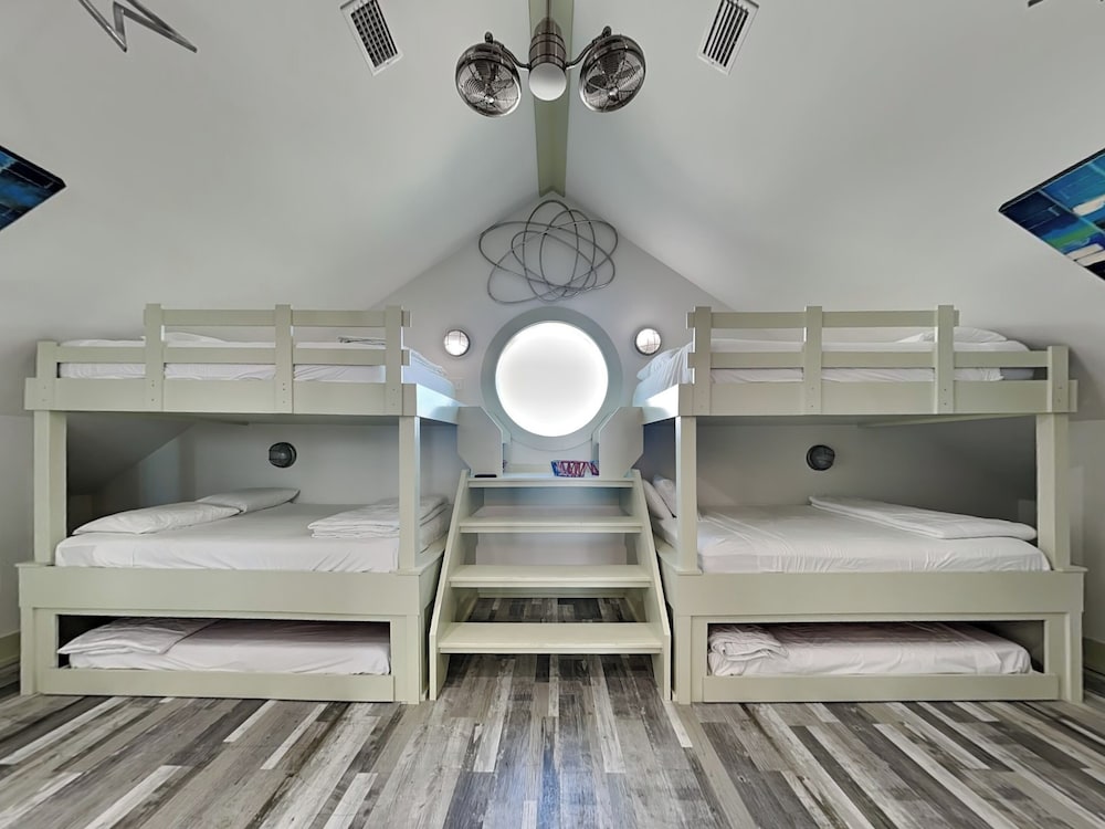 House, Multiple Beds, Pool Access, Ocean View (Resting Beach Face)