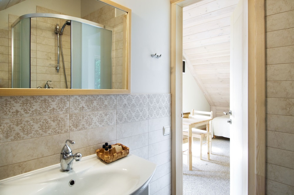 Basic Triple Room, 1 Bedroom, Private Bathroom, Mountainside photo 3