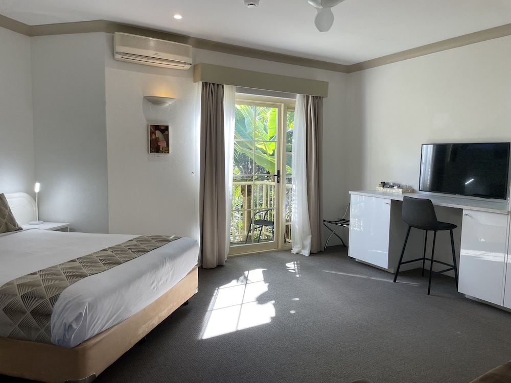 Luxury Queen Balcony Room photo 3
