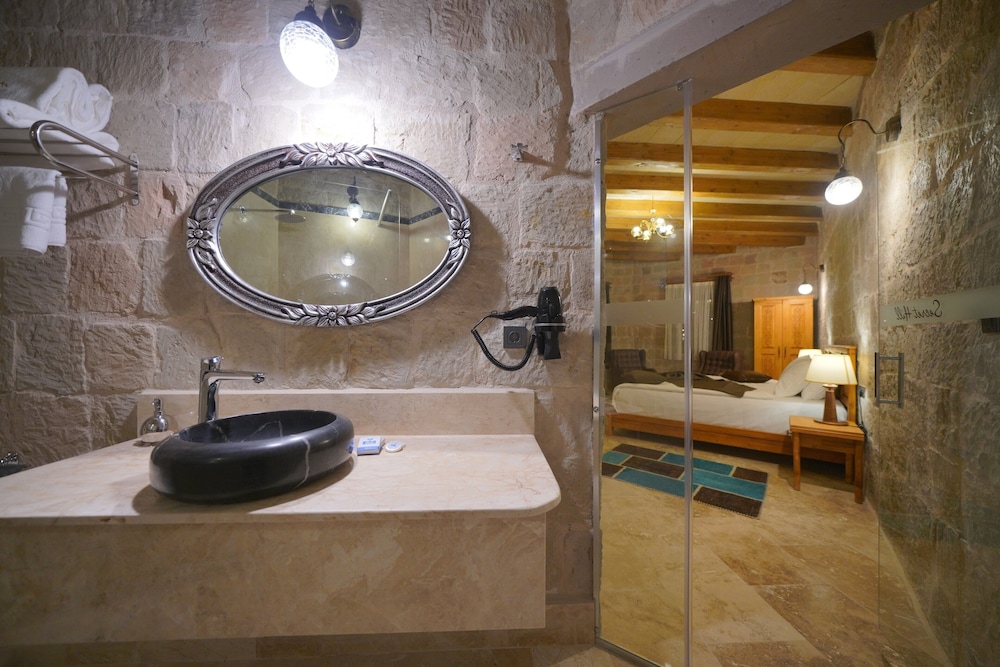 Classic Double or Twin Room - Photo 6