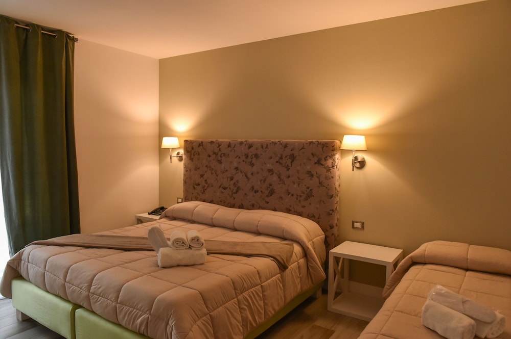 Standard Triple Room, Balcony