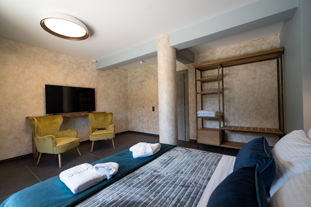 Luxury Suite photo 3