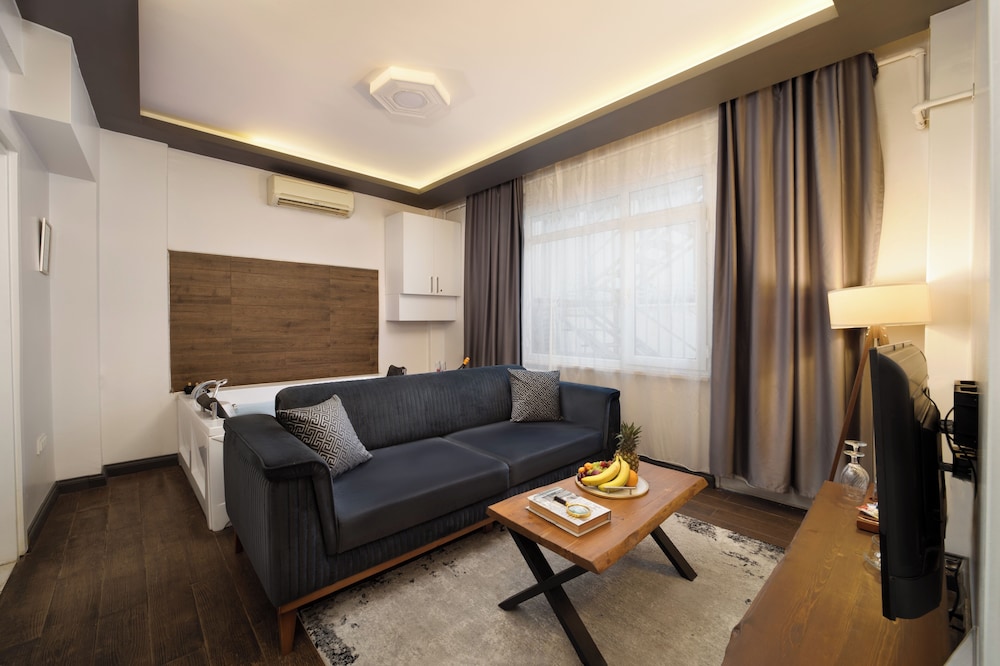 Executive Suite, 1 Queen Bed, Jetted Tub photo 3