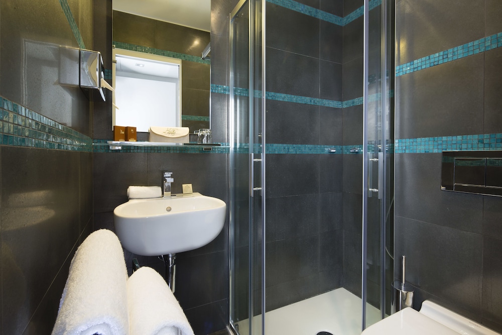 Deluxe Suite (Parisienne)