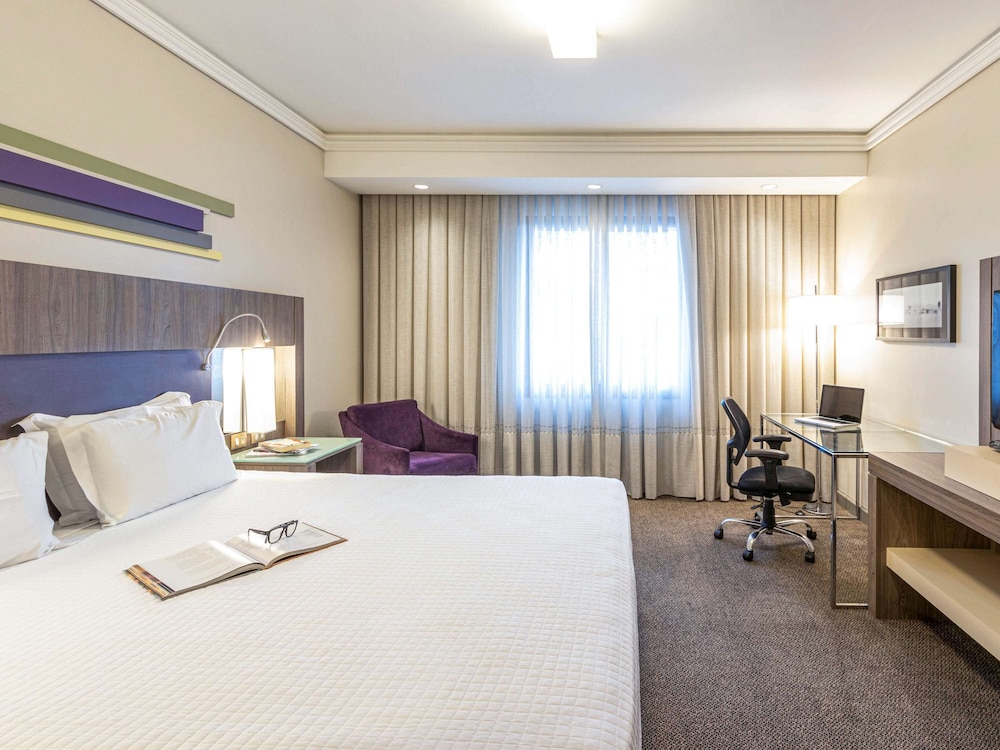 Deluxe Room, 1 Queen Bed
