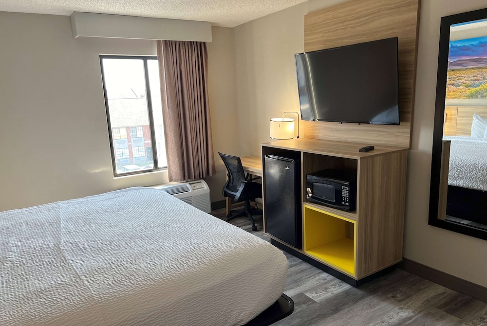 Room, Accessible, Non Smoking - Photo 4