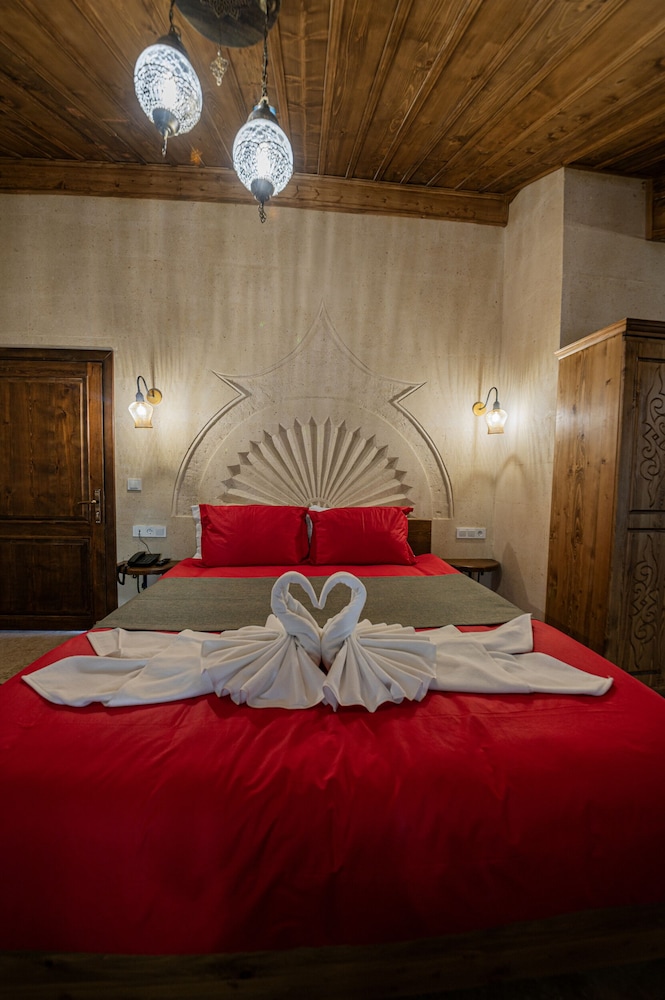 Honeymoon Room photo 3