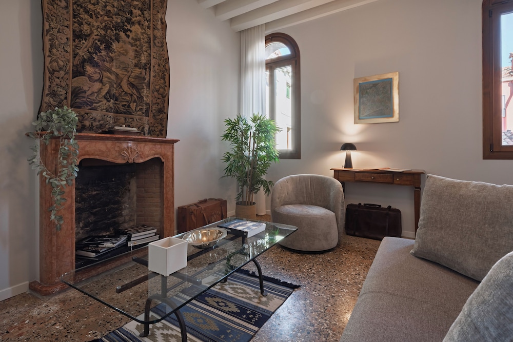 Luxury Apartment photo 2