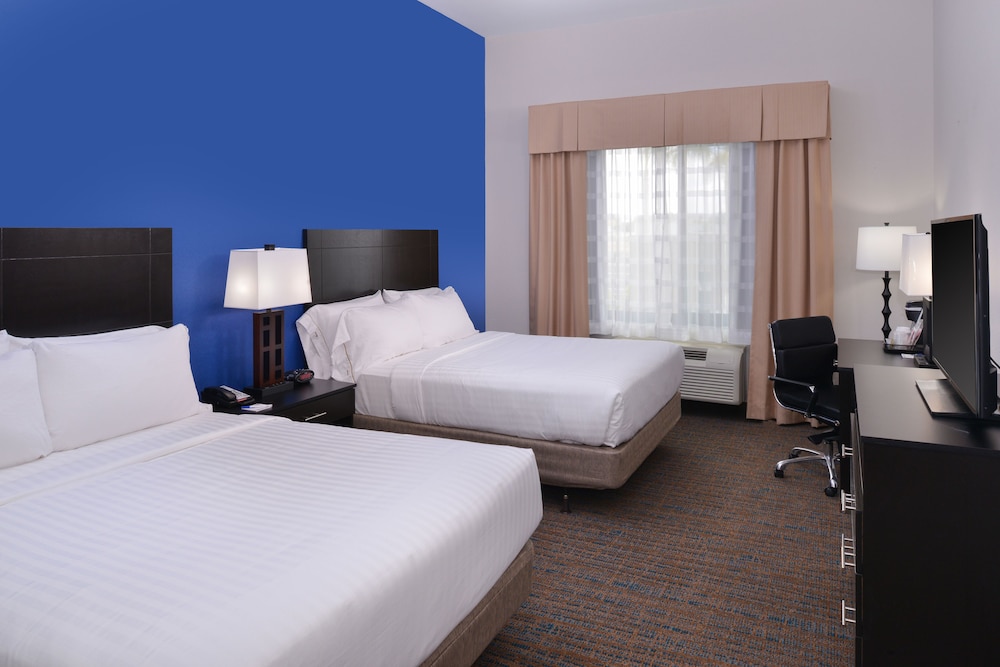 Suite, Multiple Beds photo 2