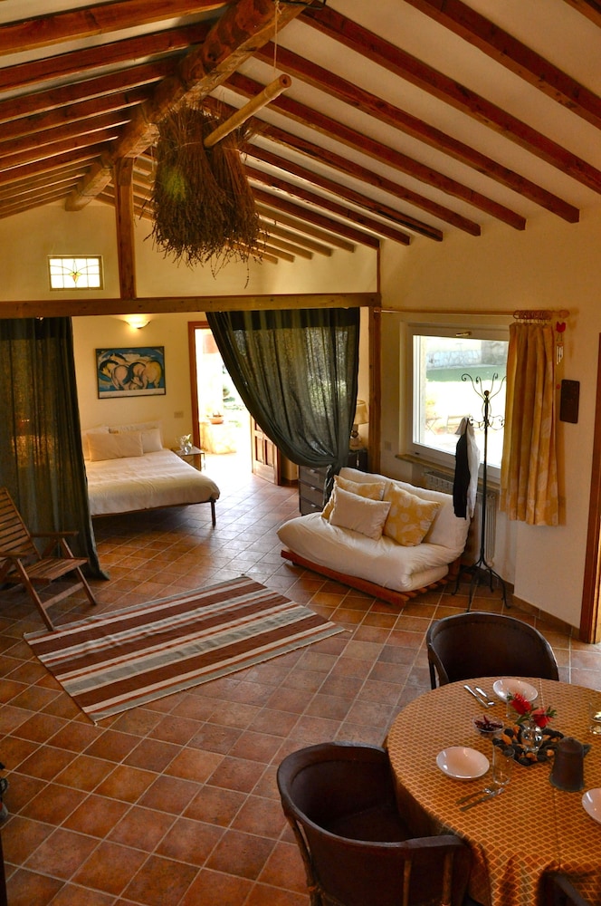 Traditional Cottage, 2 Bedrooms, Garden View photo 1