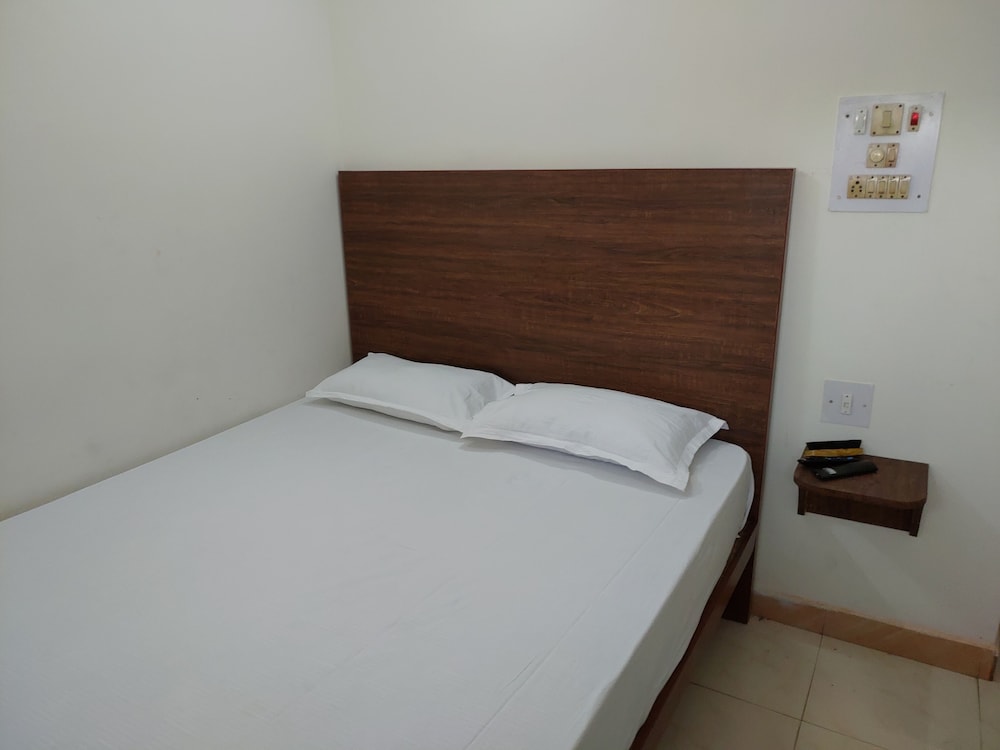 Basic Double Room photo 2