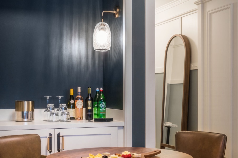 Suite, 1 King Bed