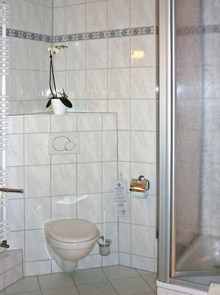 Classic Double Room, Non Smoking photo 3