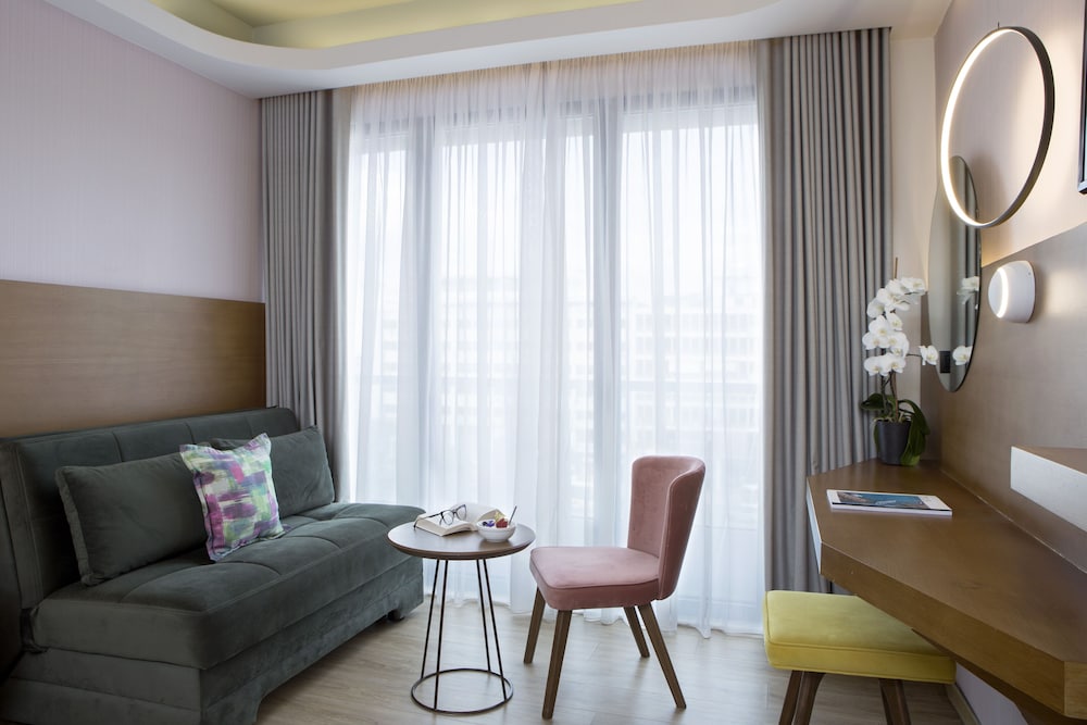 Executive Room, 2 Twin Beds, City View