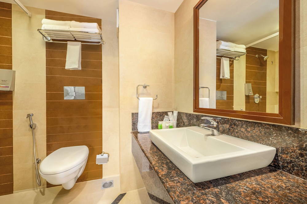 2 Bed Room Family Suite With Balcony - Photo 4