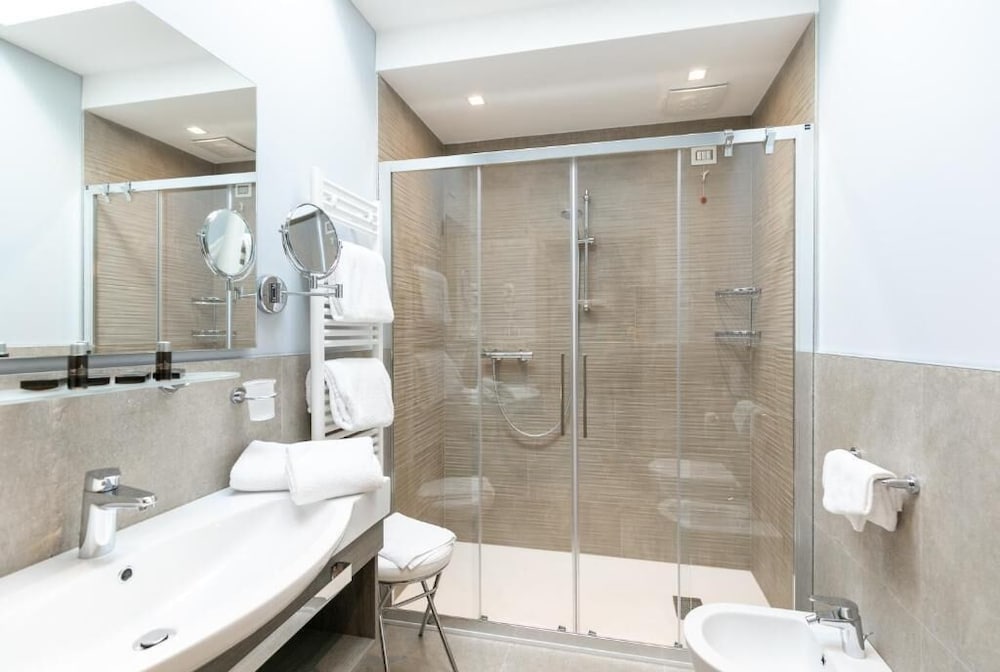Double Room, Hot Tub - Photo 8