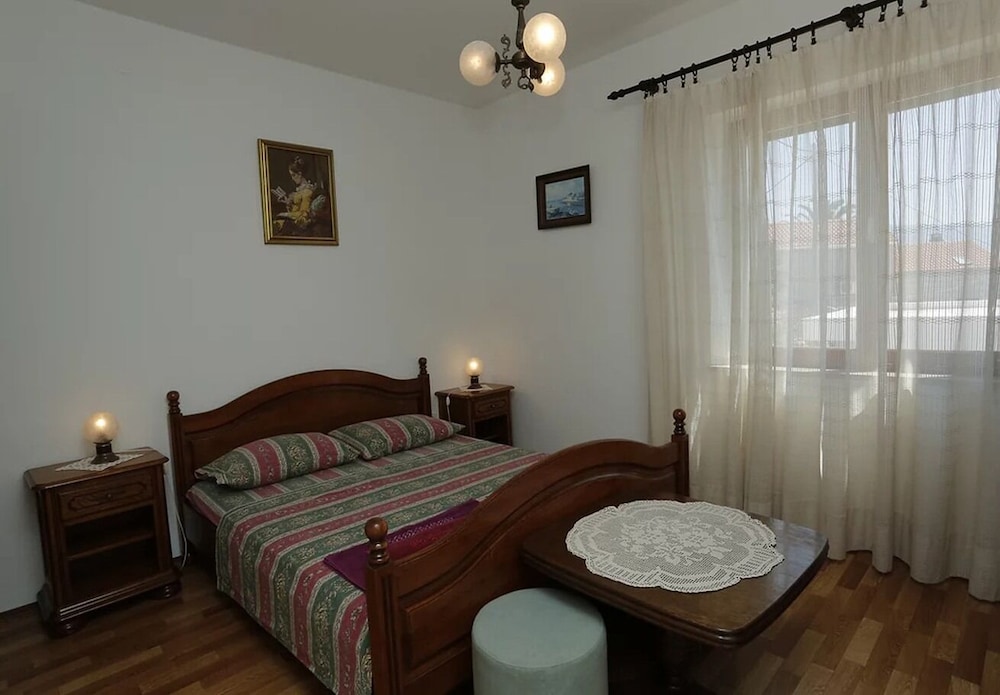 Apartment (Fran - pool view - A1 - II kat(6)) photo 3