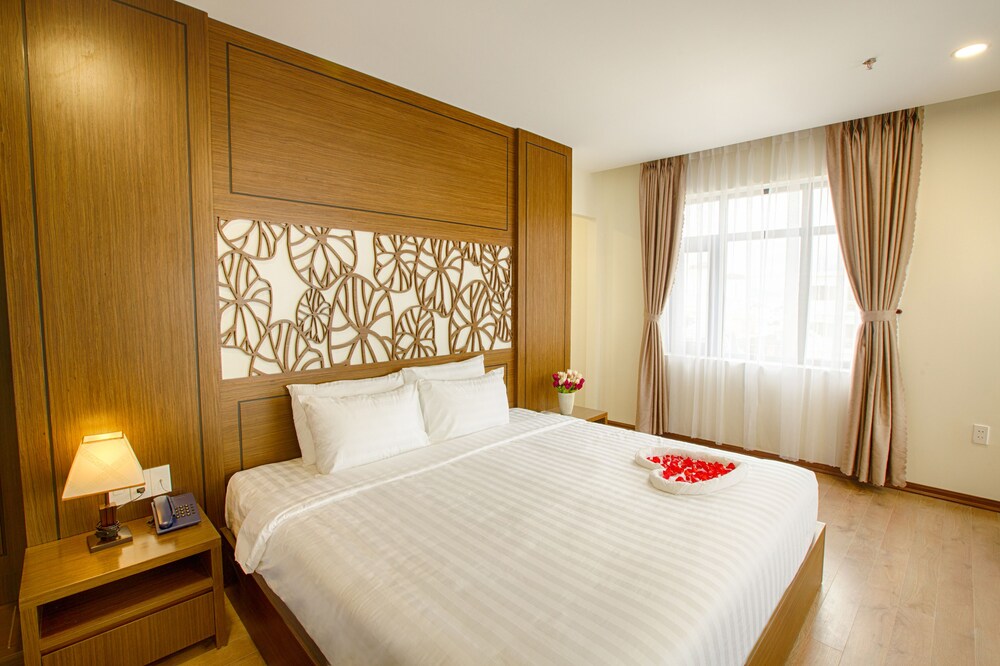 Deluxe Suite photo 2