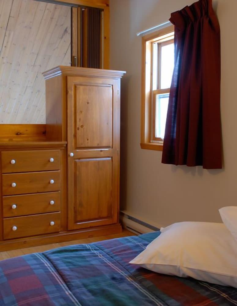 Classic Cottage, 2 Bedrooms, Mezzanine photo 3