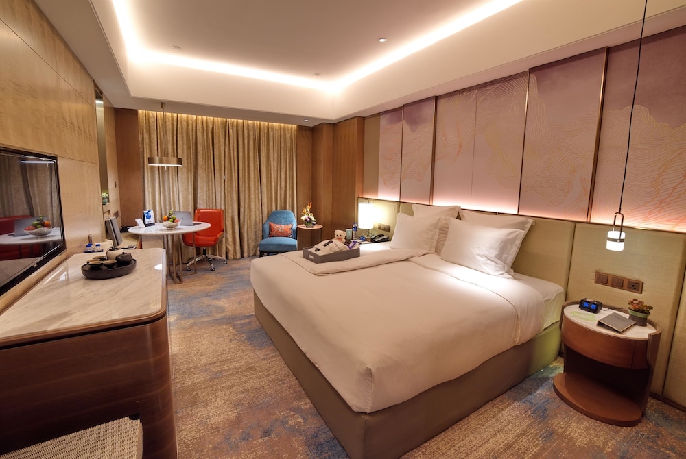Executive Room, 1 King Bed, Smoking
