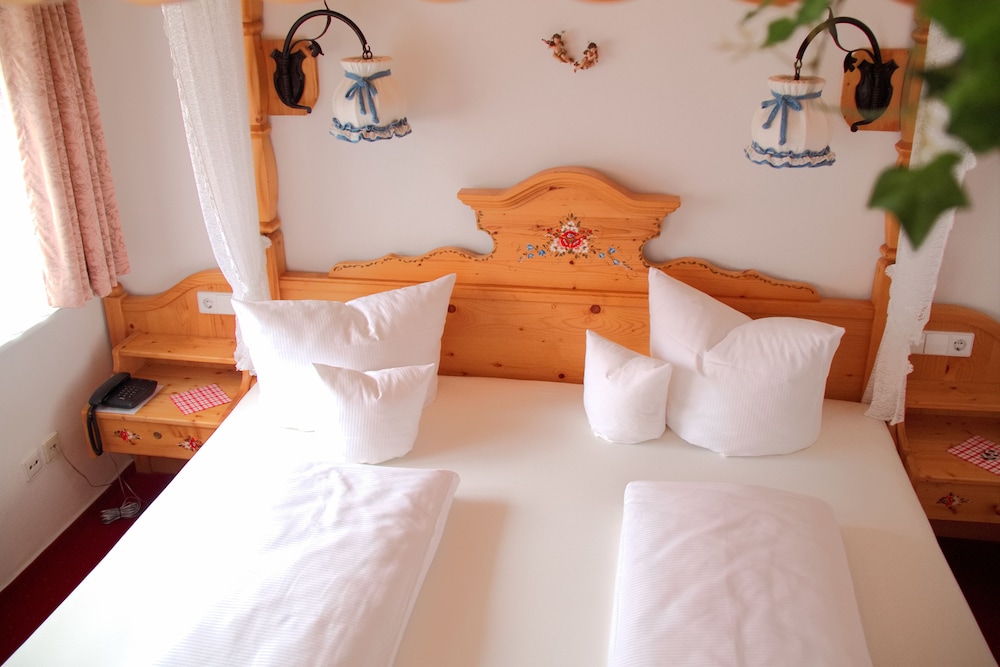 Double Room - Photo 7