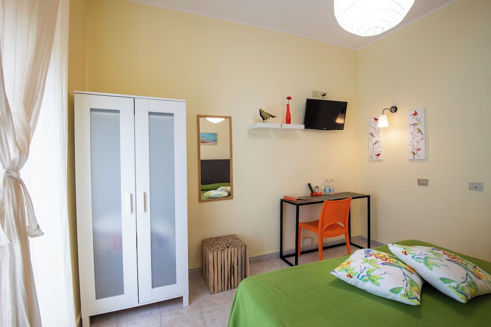 Family Quadruple Room, Valley View photo 2