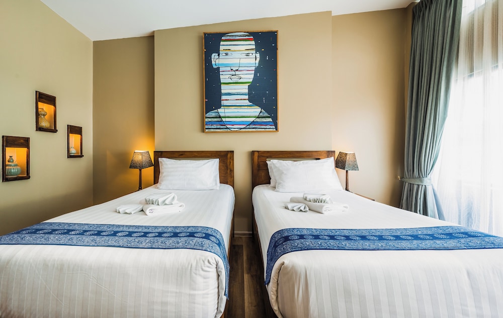 Deluxe Twin Room, Pool View - Photo 4