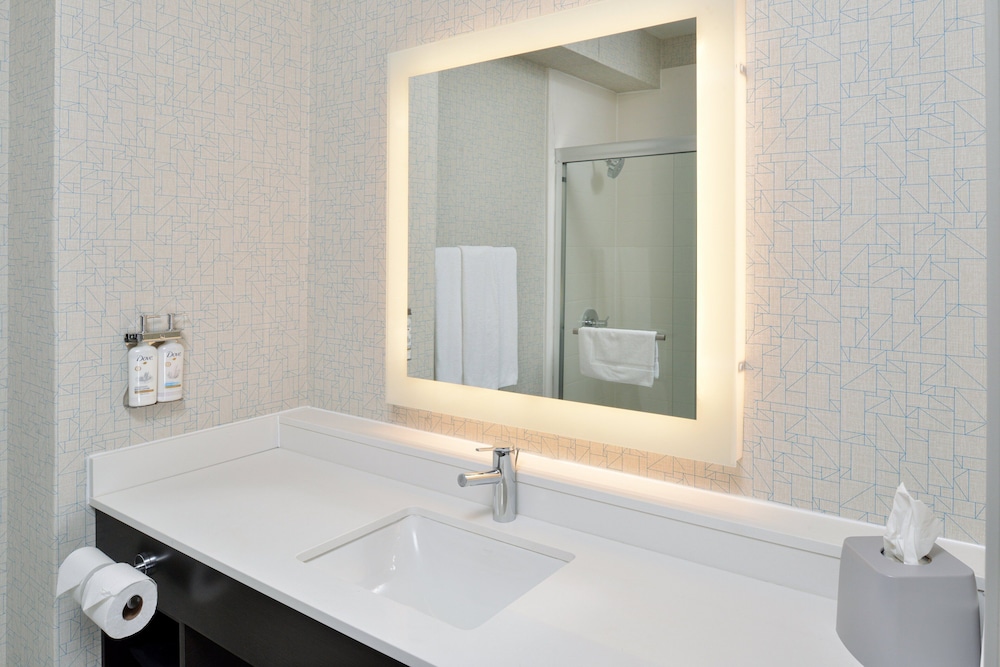Suite, 1 King Bed, Mobility Accessible (Communications, Mobil, Accessible Tub) - Photo 14