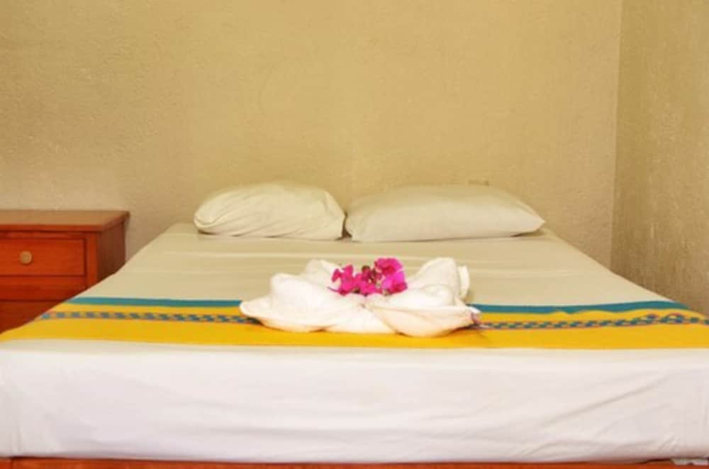 Standard Room, 2 Double Beds, Garden Area