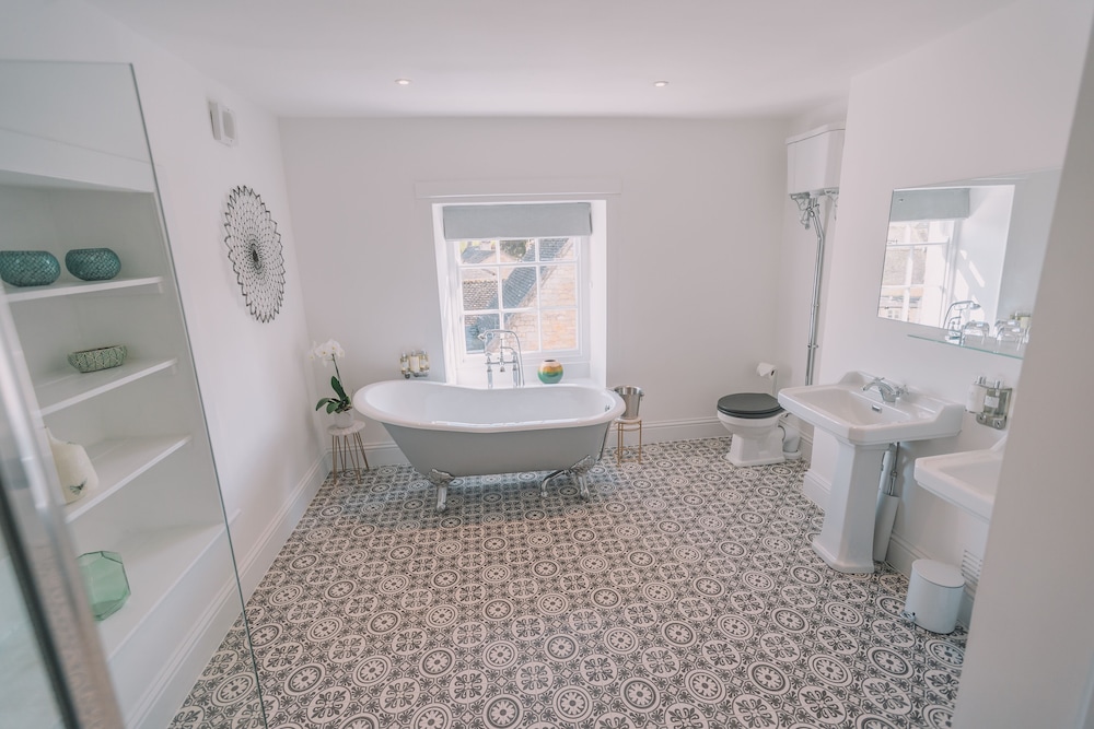 Premier Suite, Ensuite, River View (Euro) - Photo 4