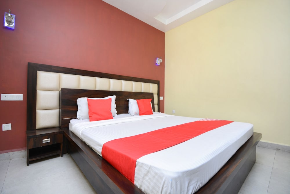 Deluxe Double Or Twin Room, 1 King Bed photo 2