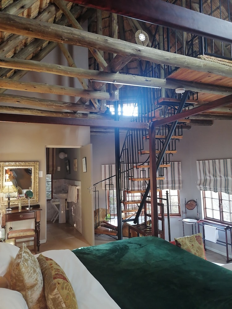 Honeymoon Cabin (Mallard) photo 2