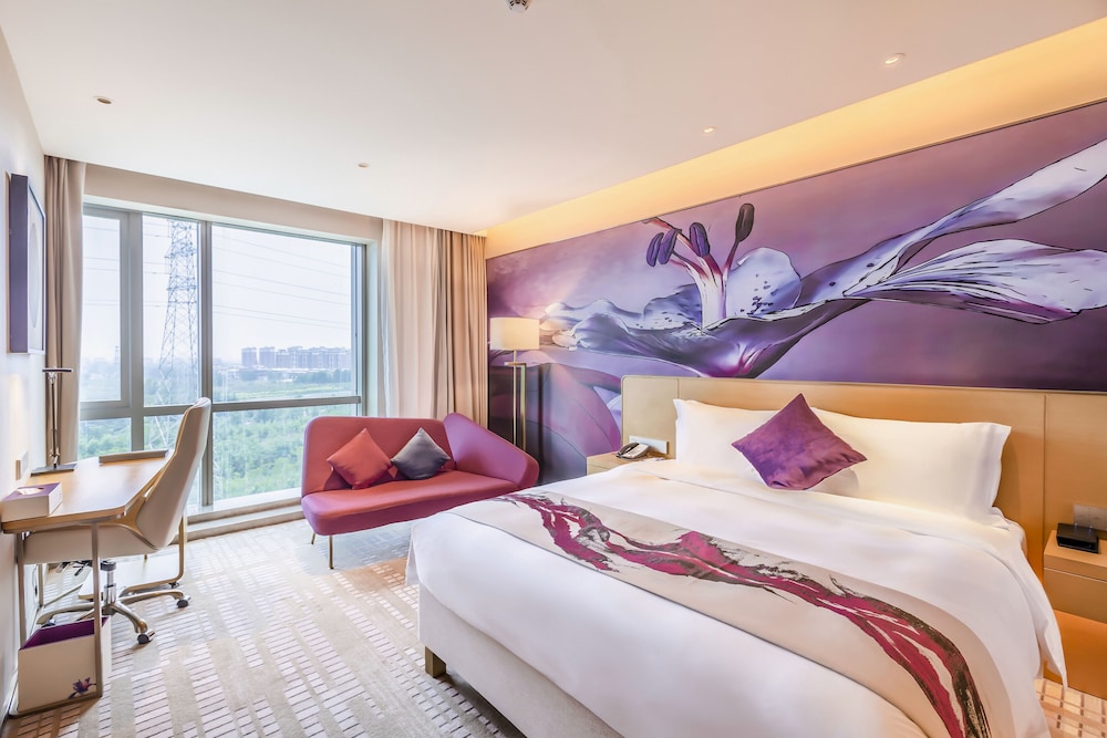 Junior Suite, 1 King Bed - Photo 4