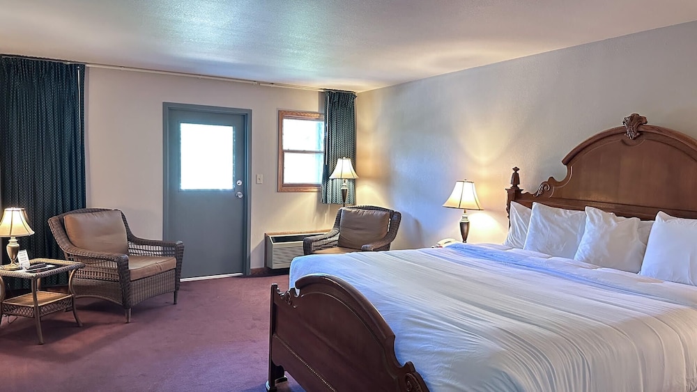 Deluxe Room, 1 King Bed photo 2