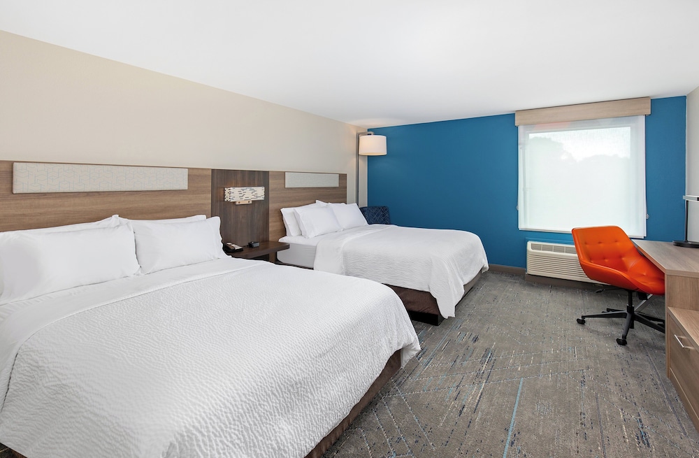 Standard Room, 2 Queen Beds photo 2