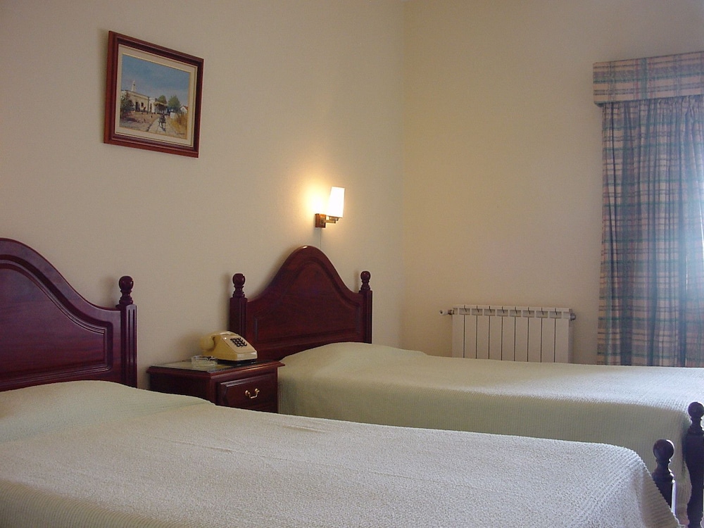 Twin Room, Balcony, Partial Sea View